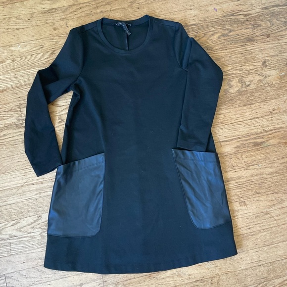 BCBGMAXAZRIA dress with leather style pockets medium - Picture 2 of 4